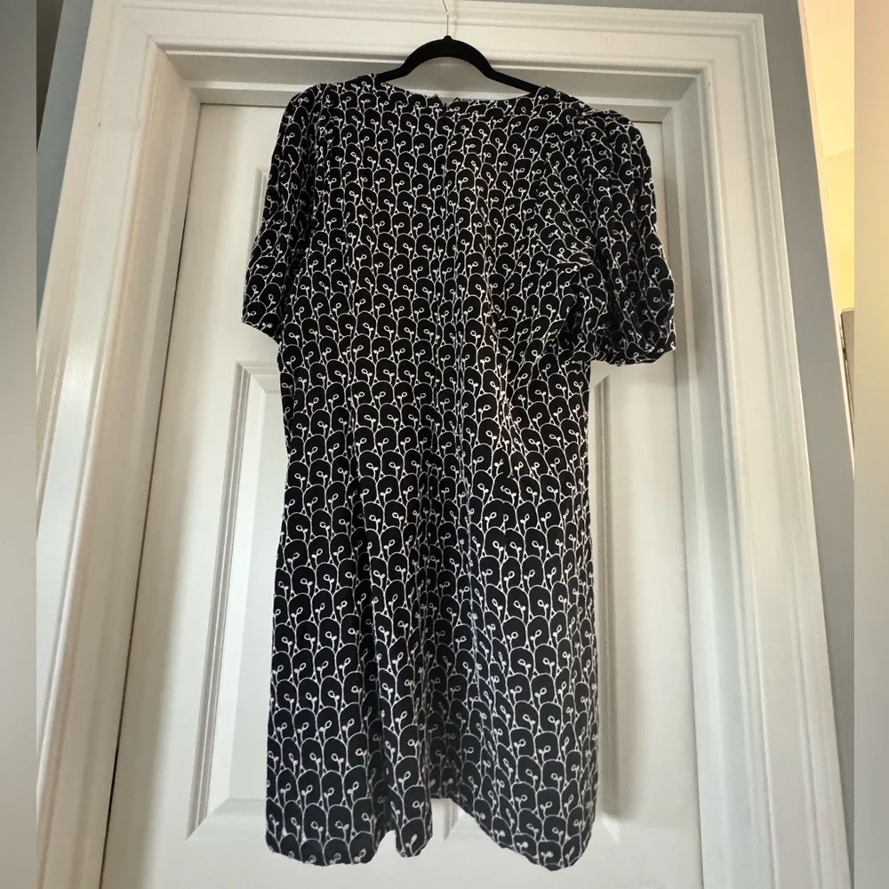 Loft Embroidered Mini Dress Size 12 Cotton Black Short Sleeves Puff Sleeve - Picture 5 of 5